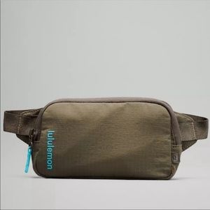 Lululemon Everywhere Belt Bag